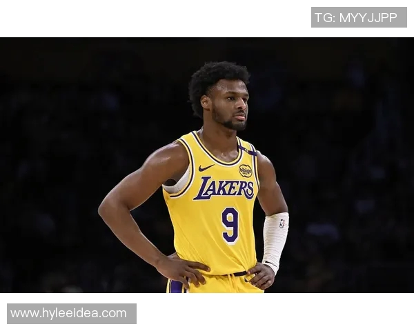 湖人快船各显神通布朗尼与本西分别扮演华子与约老师的精彩对决